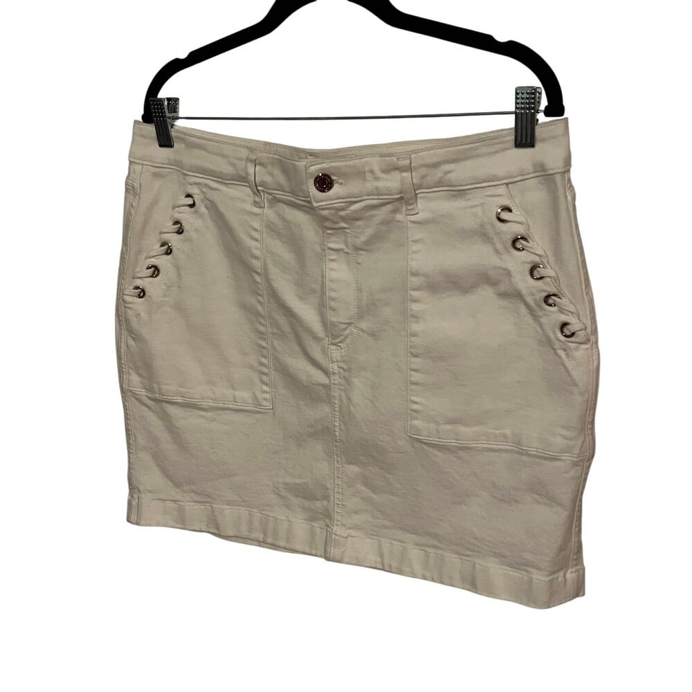 White House Black Market White Denim Jean Skort – Size 14 – Classic & Chic